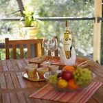 Holiday Artina 1 *