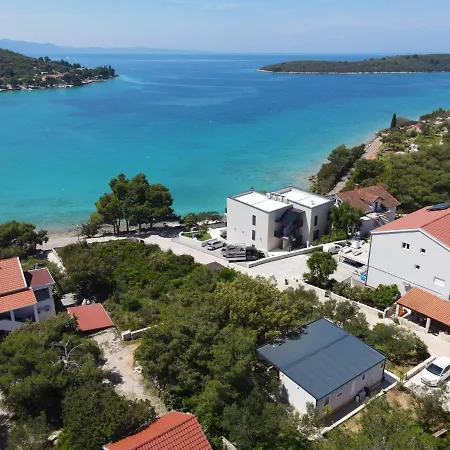 بيت للعطل Holiday Artina 1