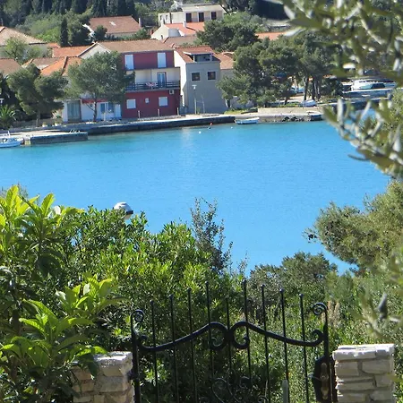 Artina 1 Lovište