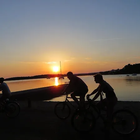 Holiday home Holiday Artina 1