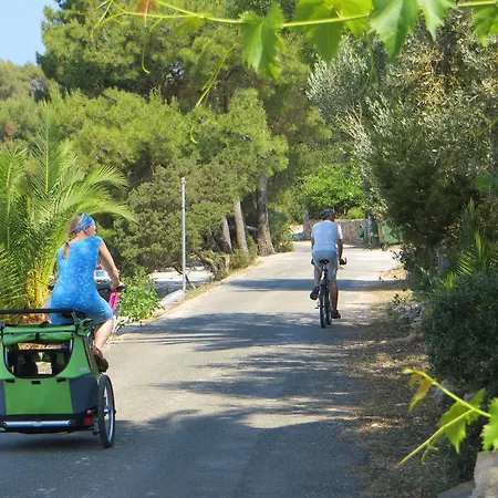 Holiday home Holiday Artina 1 *